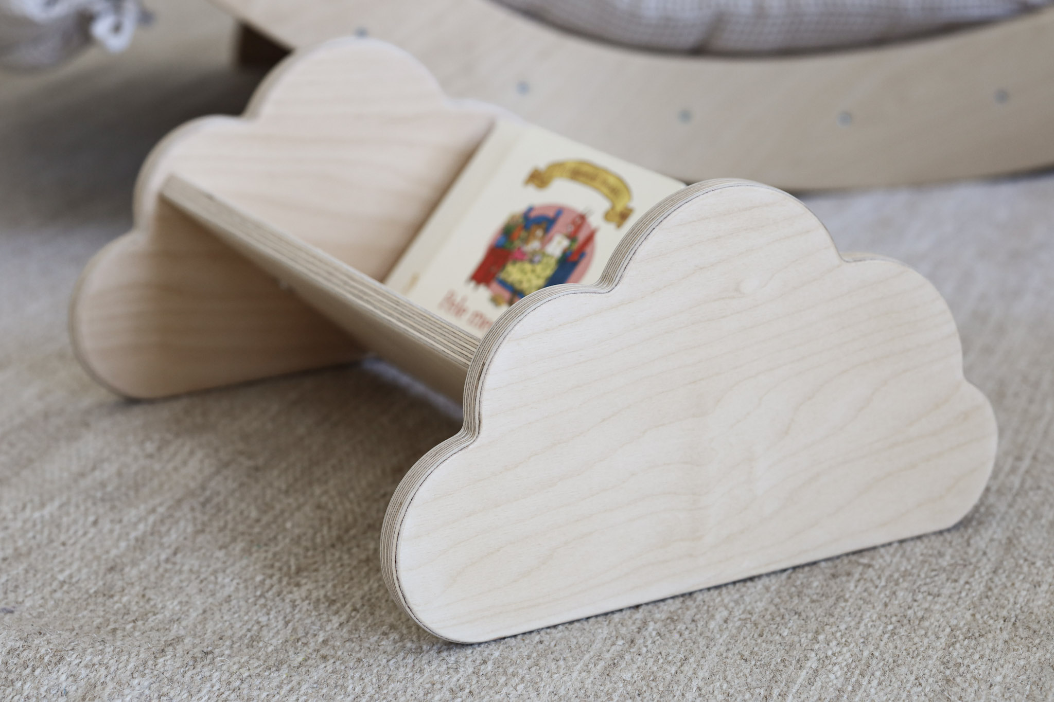 Első könyvtartóm Miniknek - Montessori könyvtartó babáknak - Image 4